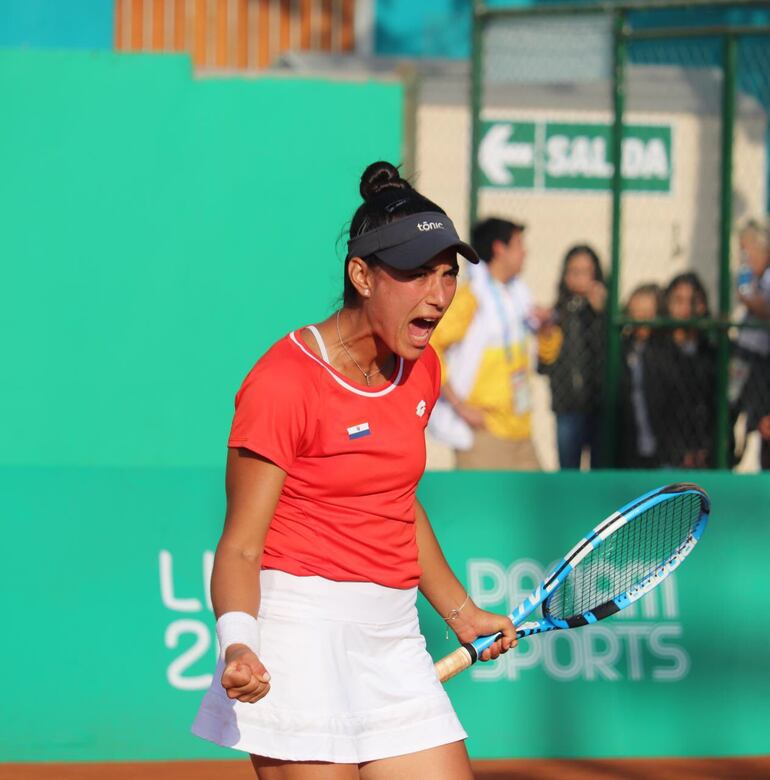 La alegría de las atletas tras su triunfo.