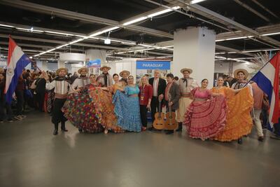 La delegación paraguaya que participó en el bazar de las Naciones Unidas, en Viena.