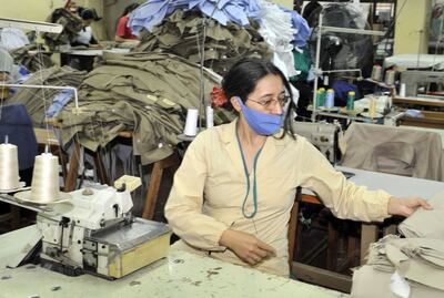 El sector de las confecciones emplea a 20.000 compatriotas. El gremio de este rubro y la ARP insta al gobierno a reformas estructurales.