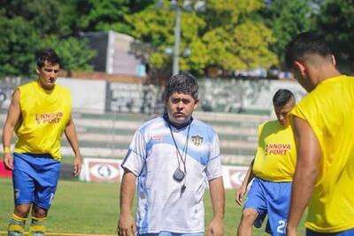 Miltos cuando vestía la indumentaria del Pasquina FC.