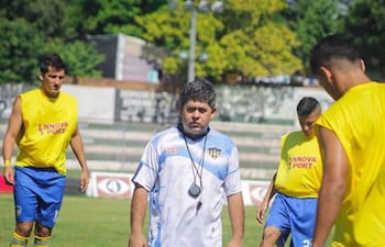 Miltos cuando vestía la indumentaria del Pasquina FC.