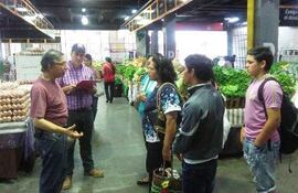 productores-de-paraguari-visitan-el-agroshopping-104556000000-1528093.jpg