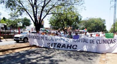 Funcionarios del Hospital de Clínicas se unen hoy en una huelga general por ampliación presupuestaria y mejor salario.