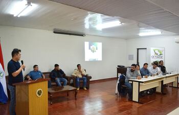 agricultores-de-diversas-comunidades-participan-del-curso-sobre-cultivo-hidroponico-que-culmina-hoy--215702000000-1615293.jpg