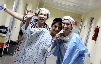 Los jóvenes voluntarios darán el marco festivo a los niños que aguardarán la operación.