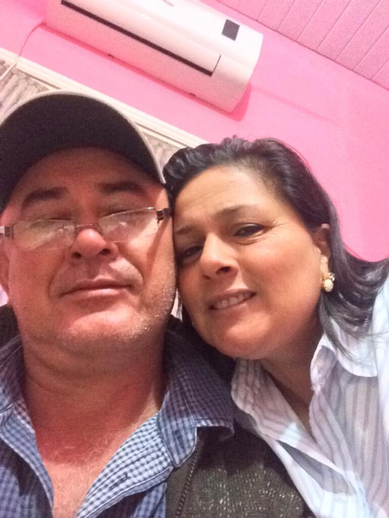 El concejal municipal Carlos Vázquez y su esposa Antonia López, concejal departamental