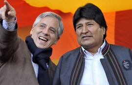 el-presidente-evo-morales-d-buscara-nuevamente-la-reeleccion-presidencial-aqui-con-su-vicepresiden-te-lvaro-garcia-linera-afp-204721000000-548944.jpg