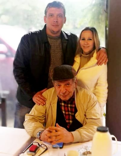 Juan C. Galaverna, su hijo “Nano” y su nuera Diana Centurión.