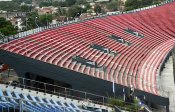 la-clausurada-zona-norte-del-anejo-estadio-defensores-del-chaco-en-la-que-se-hara-un-trabajo-de-rehabilitacion-estructural--212642000000-1448898.jpg