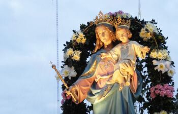 imagen-de-maria-auxiliadora-que-se-venera-en-su-santuario-ubicado-en-don-bosco-y-humaita--220803000000-1332309.jpg