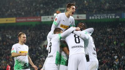 El Monchengladbach manda en la