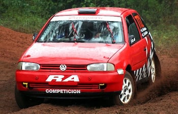 ngel-raidan-a-bordo-del-vw-gol-fue-el-vencedor-en-la-clase-a7-en-la-fecha-pasada-en-tarumandy--232833000000-578994.jpg