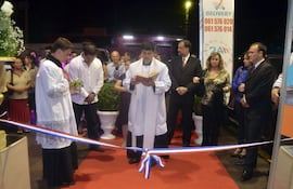 la-bendicion-del-nuevo-local-estuvo-a-cargo-del-sacerdote-cleodon-amaral-de-lima--224741000000-1145046.jpg