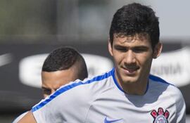 fabian-balbuena-juega-en-corinthians--02048000000-1502635.jpg