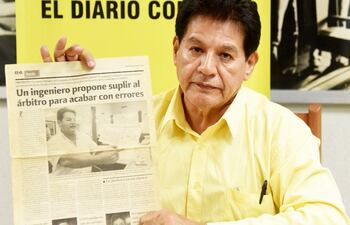 mendez-rivero-exhibe-un-recorte-de-diario-del-2005--233935000000-1745281.jpg