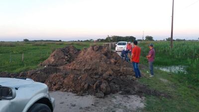 Obras viales deja incomunicadas a comunidades de Ñeembucú.