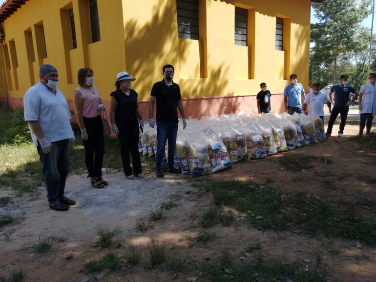 Un total de 254 alumnos recibirán la ayuda alimenticia.