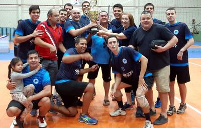 Equipo de Cruz del Sur, campeón Absoluto 2019 de la categoría A2 Masculino de vóleibol.