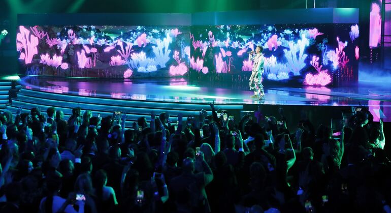 Gran performance de Ozuna en Las Vegas, durante la gala de premiación de los Grammy Latinos.