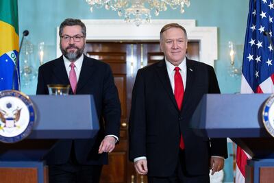 El canciller brasileño Ernesto Araujo y el secretario de Estado de EE.UU., Mike Pompeo, durante una conferencia de prensa en Washington, este viernes.