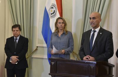 Ayer desde el Palacio de López, los ministros del Interior, Industria y Comercio y Salud, informaron de las nuevas medidas restrictivas. Minutos después se conoció la triste noticia del fallecimiento.