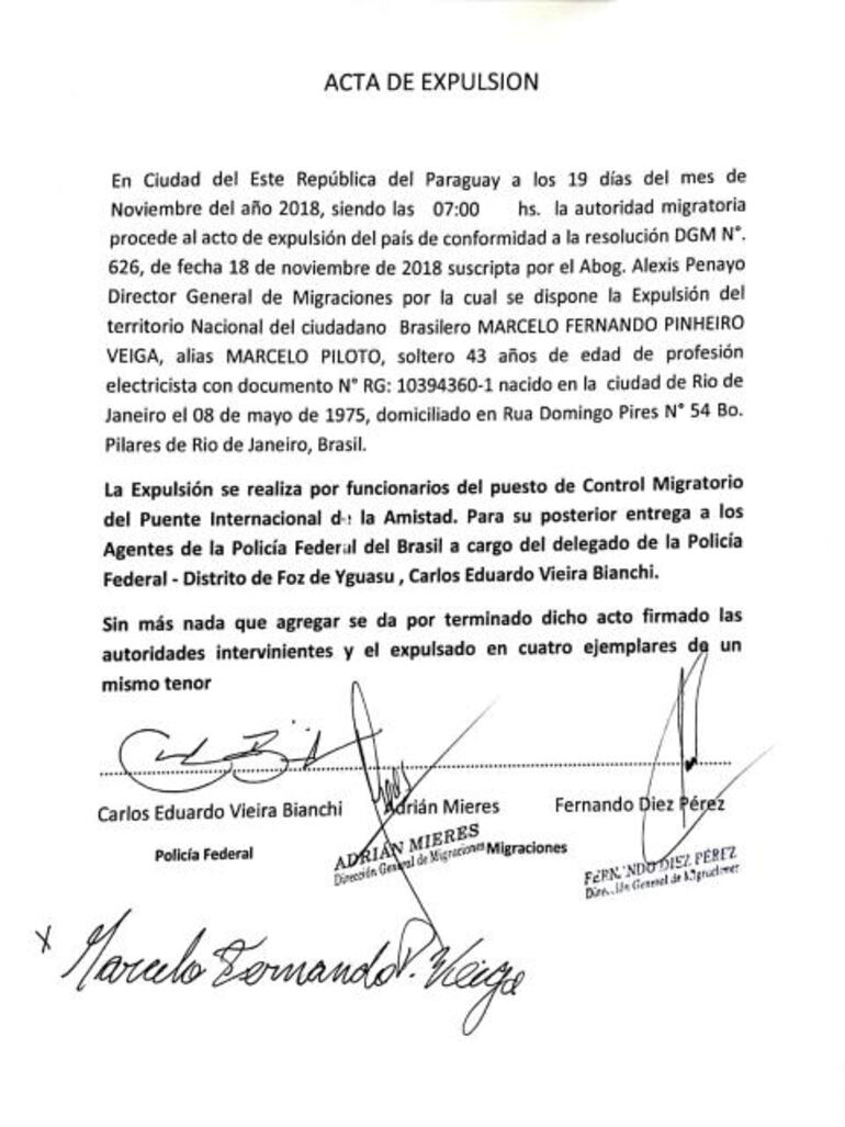 Documento de expulsi&oacute;n de Marcelo "Piloto".