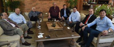 Tras la crisis del intento del juicio político, se produjeron reuniones entre cartistas y abdistas en un intento de unidad interna.