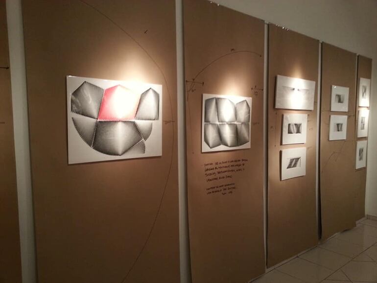 “Mi trabajo representa un amplio espectro, puedo hacer una obra realista como una abstracta", define Toranzos.