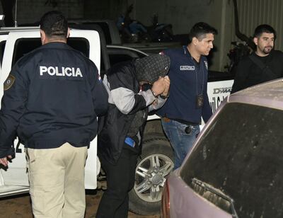 Christian Domínguez (24), quien contaba con prisión domiciliaria por robo de vehículos, fue detenido ayer alrededor de las 21:00 por agentes de Control de automotores tras una persecución.