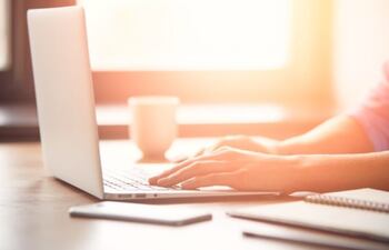 Una solución para no tener que ir a consultar directamente, es hacer una consulta online con un profesional médico.