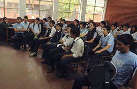los-colegios-de-la-secundaria-comenzaron-a-recibir-ayer-el-pago-de-una-parte-de-los-recursos-para-poder-funcionar-el-dinero-llega-al-final-del-ano-le-202132000000-477370.jpg