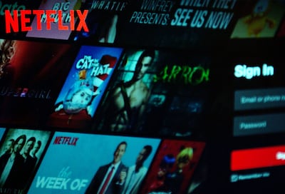 Netflix es uno de los servicios para ver películas en línea que existen en el mundo. Tiene más de 158 millones de suscriptores y se ha convertido, además, en una productora de películas y series.