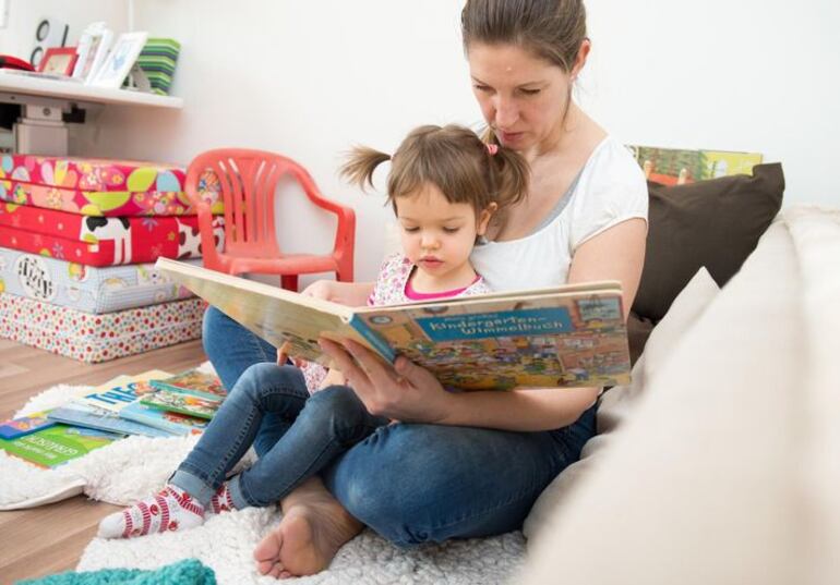 niños leyendo libros