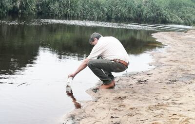 Técnicos del Mades observaron el arroyo pero no llevaron muestras para el análisis del agua, se denunció.