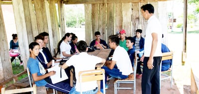 La precaria construcción hecha por los vecinos es utilizada como sala de clases en el Colegio Técnico Agropecuario de la Colonia Unión Agrícola del distrito de 3 de Mayo.