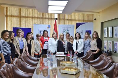 Reunión de las comisiones de Equidad y Género y la Comisión de Pueblos Indígenas analizando temas relacionados a la mujer paraguaya en su día.