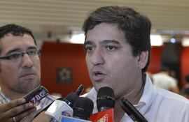 arnaldo-decoud-acompano-a-la-delegacion-del-olimpia-175738000000-535188.jpg