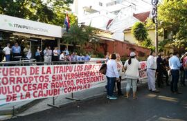 protestan-contra-seguros-vip-84058000000-1701445.jpg