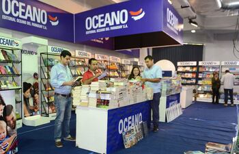 la-xxi-libroferia-que-se-realiza-en-el-centro-de-con-venciones-ma-riscal-lopez-llega-a-su-fin-este-fin-de-semana-con-varias-ofertas-ademas-de-l-192051000000-1339959.jpg