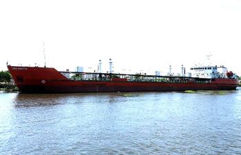 buque-tanque-dona-annette-fondeado-en-entre-rios-imagen-del-sitio-marinetraffic-com--195208000000-1776392.jpg
