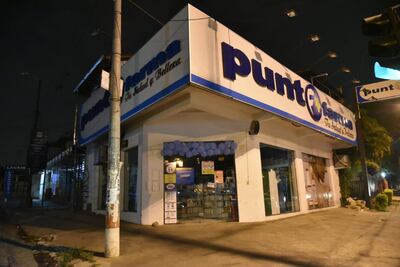 Sucursal de Punto Farma asaltada anoche.