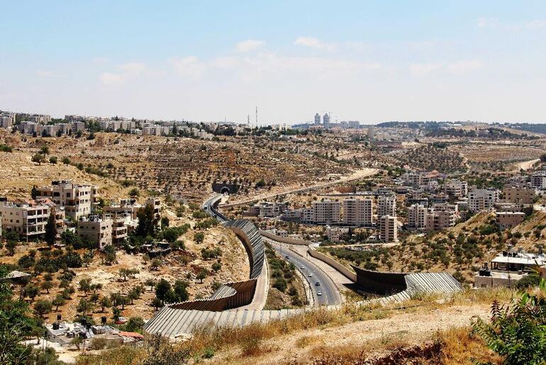 Vistas del muro que separa Israel y Palestina en Bel&eacute;n: Cisjordania est&aacute; dividida en distintas zonas, con reglas diferentes para jud&iacute;os y palestinos.