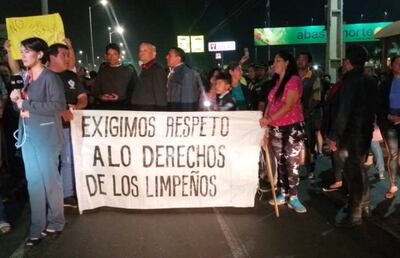 Los profesionales de la salud de Limpio bloquearon anoche la Ruta 3, en protesta contra supuestas irregularidades en el concurso para ocupar puestos en las Unidades de Salud Familiar.