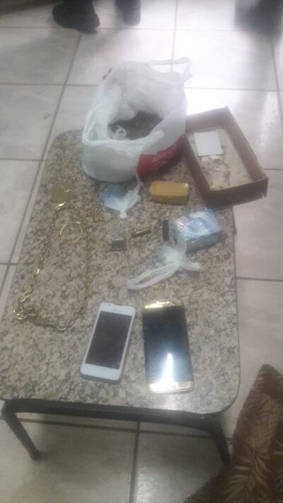 Se encontró marihuana y cocaína en la vivienda allanada.