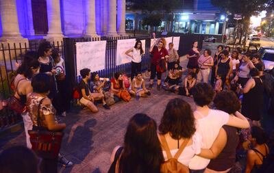 Mujeres autoconvocadas repudian la inacción del Estado y demandan una respuesta por parte del INDI y el Ministerio de la Niñez y Adolescencia.