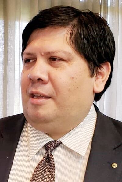 Ing. Juan José Encina, asesor de la EBY, margen derecha.