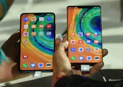 El gigante chino de la telefonía Huawei presenta su nuevo teléfono inteligente de gama alta, el primero en funcionar sin las aplicaciones de Google, en Múnich (Alemania), el 19 de septiembre de 2019.
