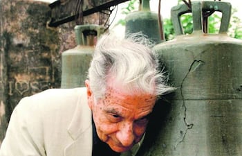 el-laureado-escritor-paraguayo-augusto-roa-bastos-sera-recordado-hoy-a-traves-de-sus-obras-en-una-mesa-redonda--200351000000-1079835.jpg