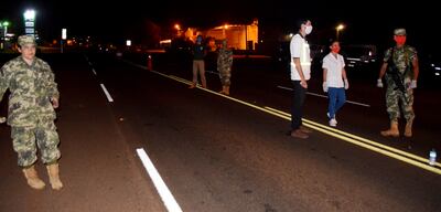 Barrera de control ubicada sobre la Ruta PY06 “Dr. Juan León Mallorquín” en la zona del   barrio Arroyo Porã.