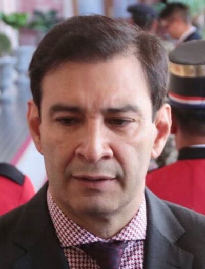 Silvio “Beto” Ovelar (ANR; Añetete), senador cuya esposa recibe uno de los salarios más altos en Itaipú: G. 100 millones.